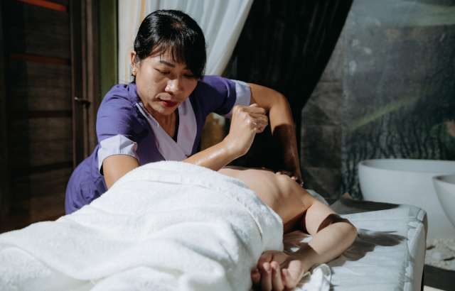 Гавайский ломи ломи